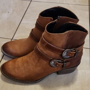 Sterling River Brown Leather Ankle Boots 9